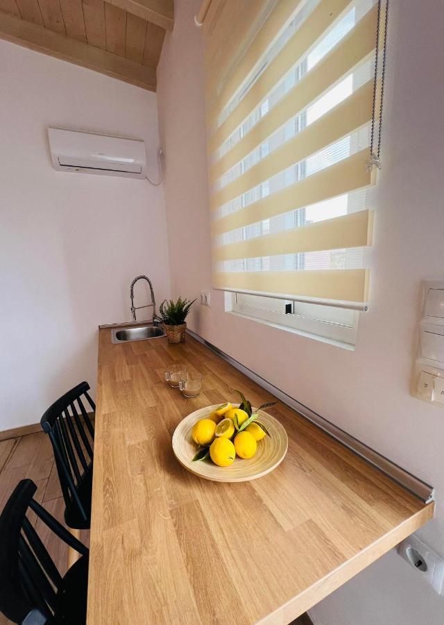 Abuelo Apartment Artémida Eksteriør bilde